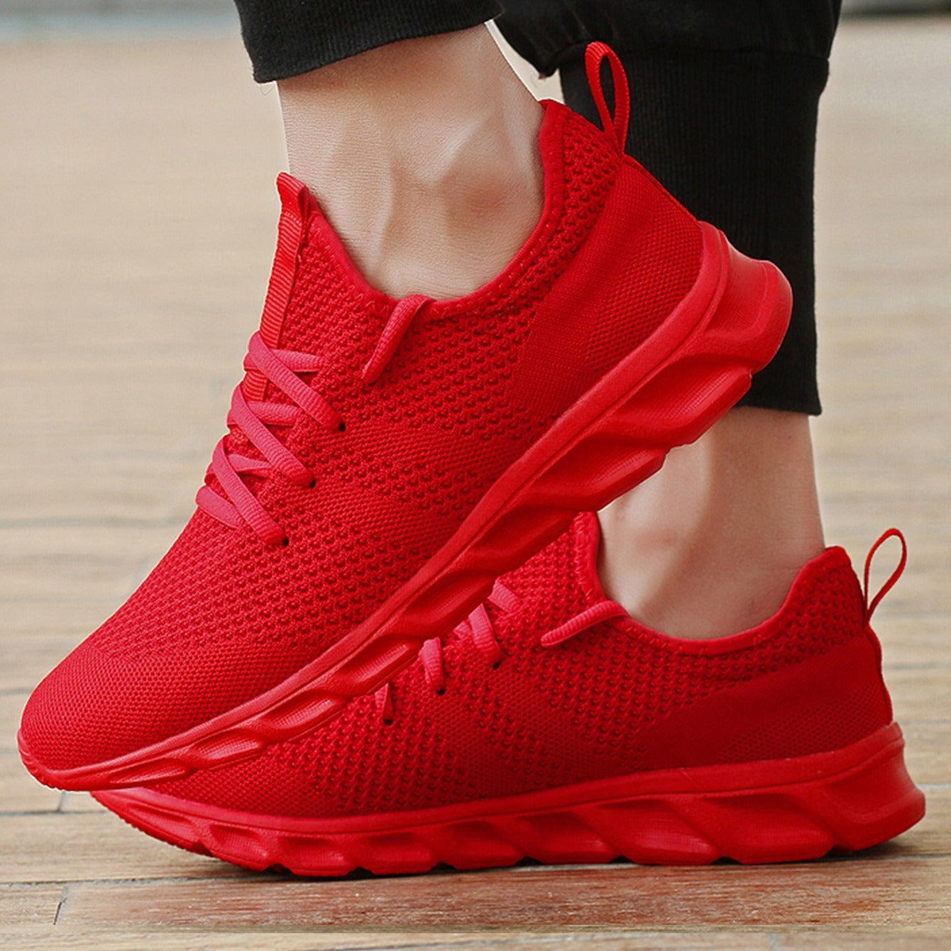 Red Damyuan Sports Shoes - Felix