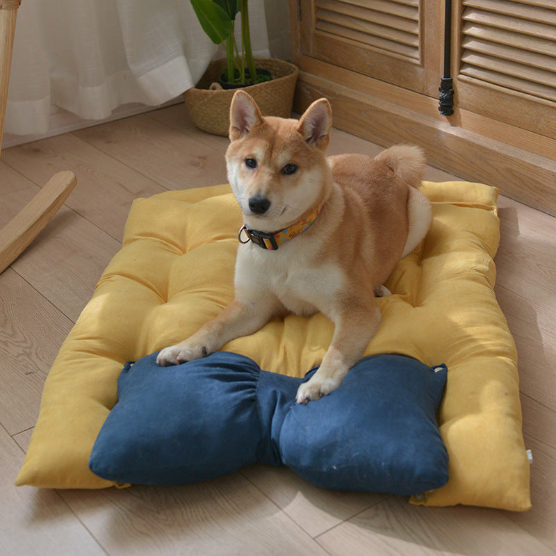 Paw Seasons Fold: tapete plegable para cama para mascotas Four Seasons