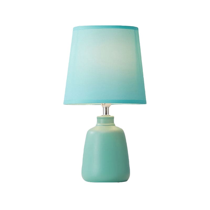 LisaLight - Lampada da comodino in tessuto nordico con base in ceramica