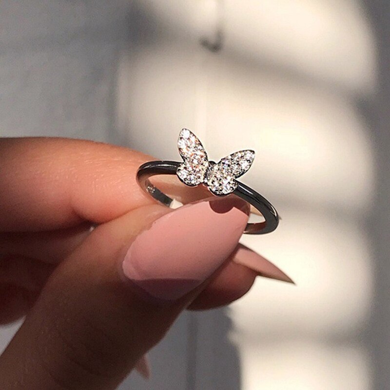 Anillos delicados con forma de mariposa