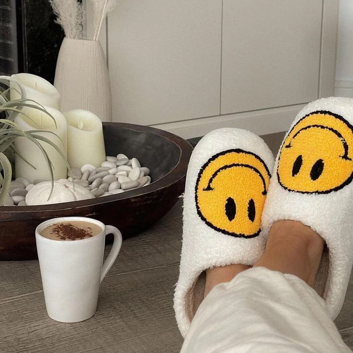 Pantuflas con cara feliz