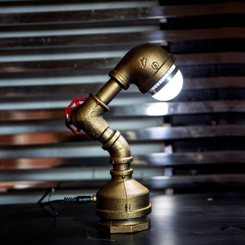 GlowBot – Steampunk-Roboterlampe aus Messing mit Daumenschalter