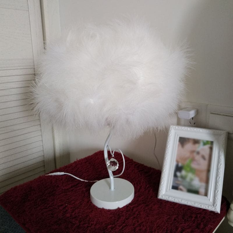 EvoGlow - Scandinavian Feather Cloud Table Lamp