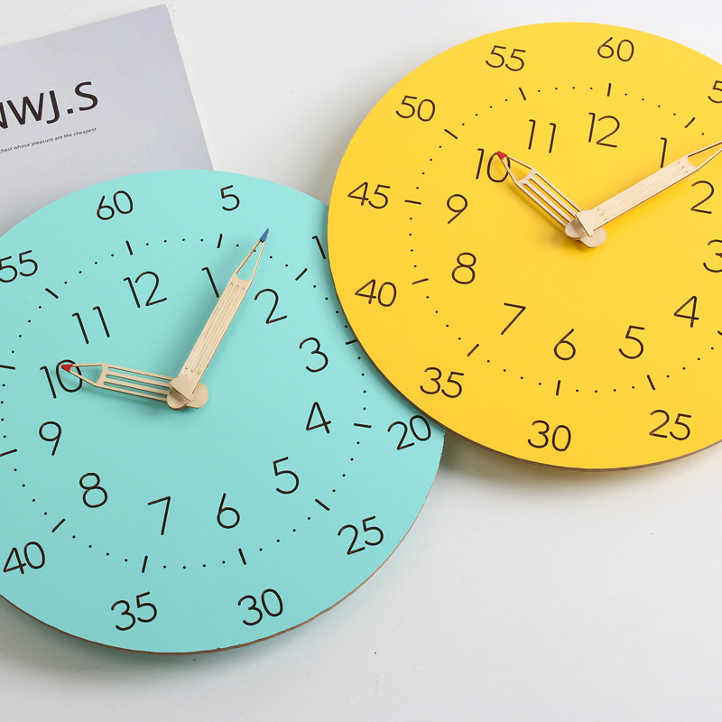 Analoge, geräuschlose Wanduhr für Kinder