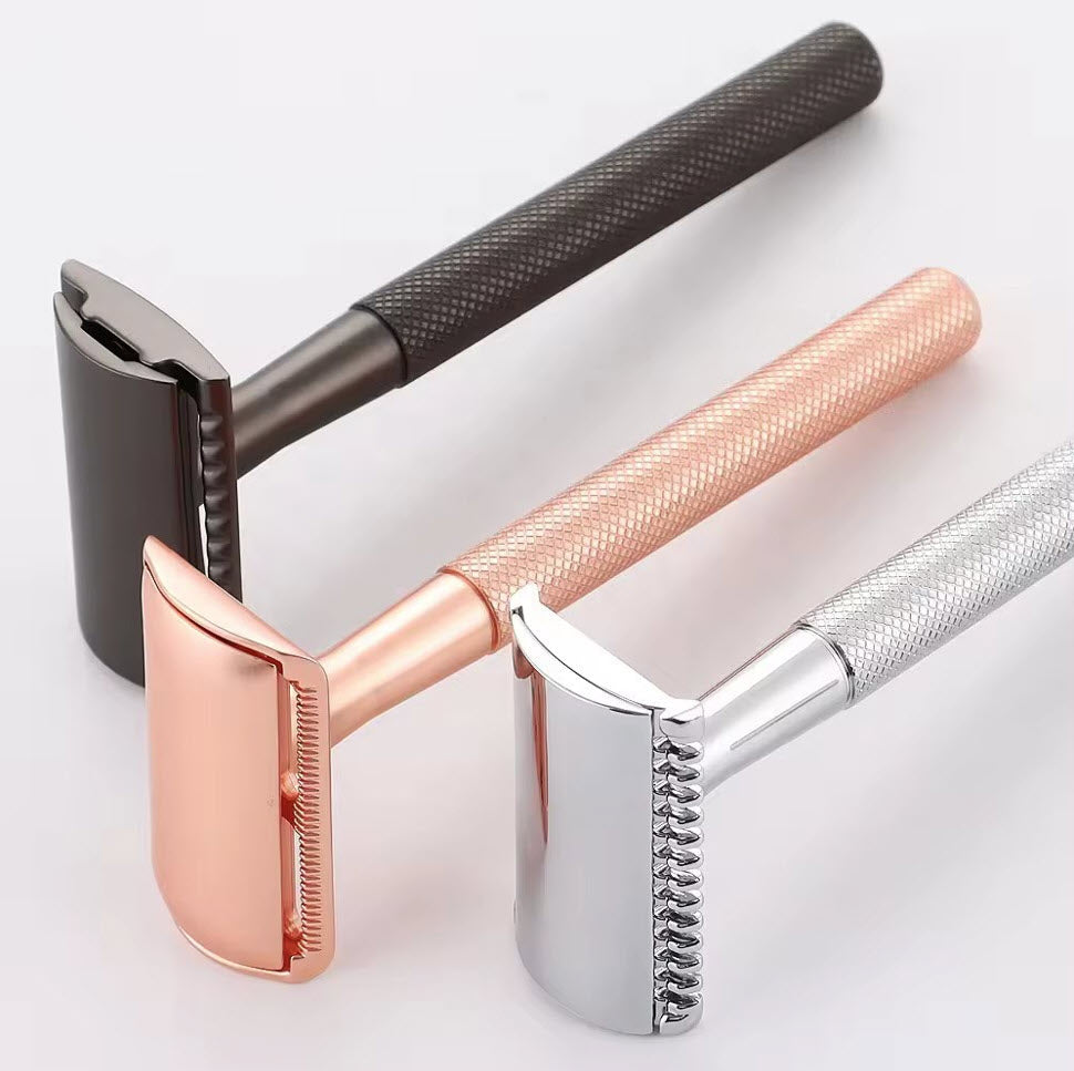 Razor in Brass: with 5 platinum-coated stainless steel double edged razor blades