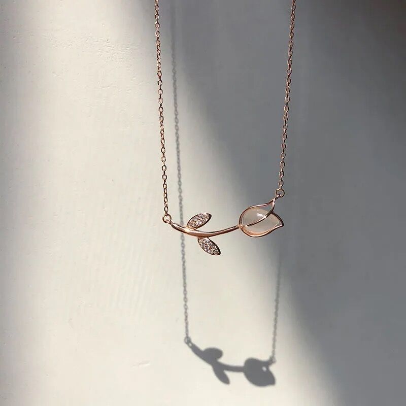 Tulip Necklace