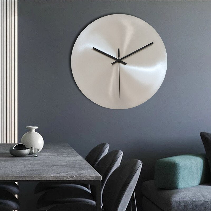 Horloge murale minimaliste en acier inoxydable – Élégante et fonctionnelle !