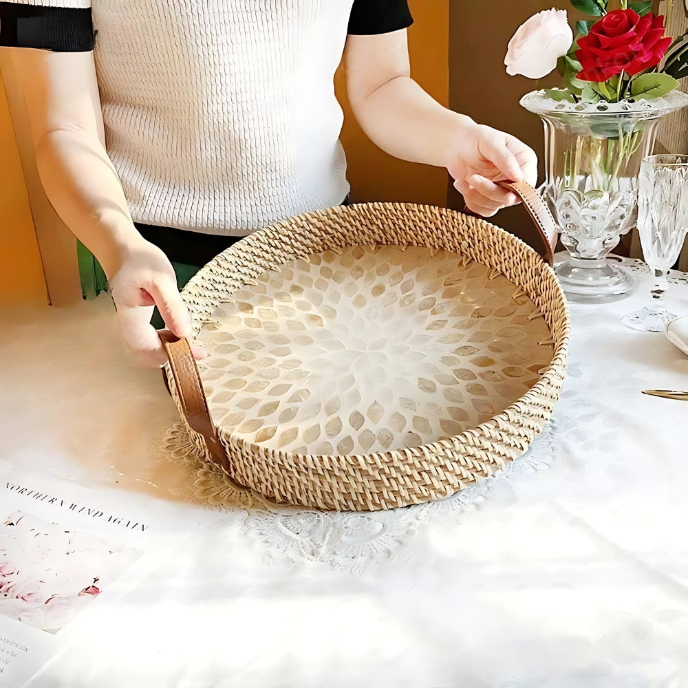 Plateau en rotin de ferme avec motifs assortis