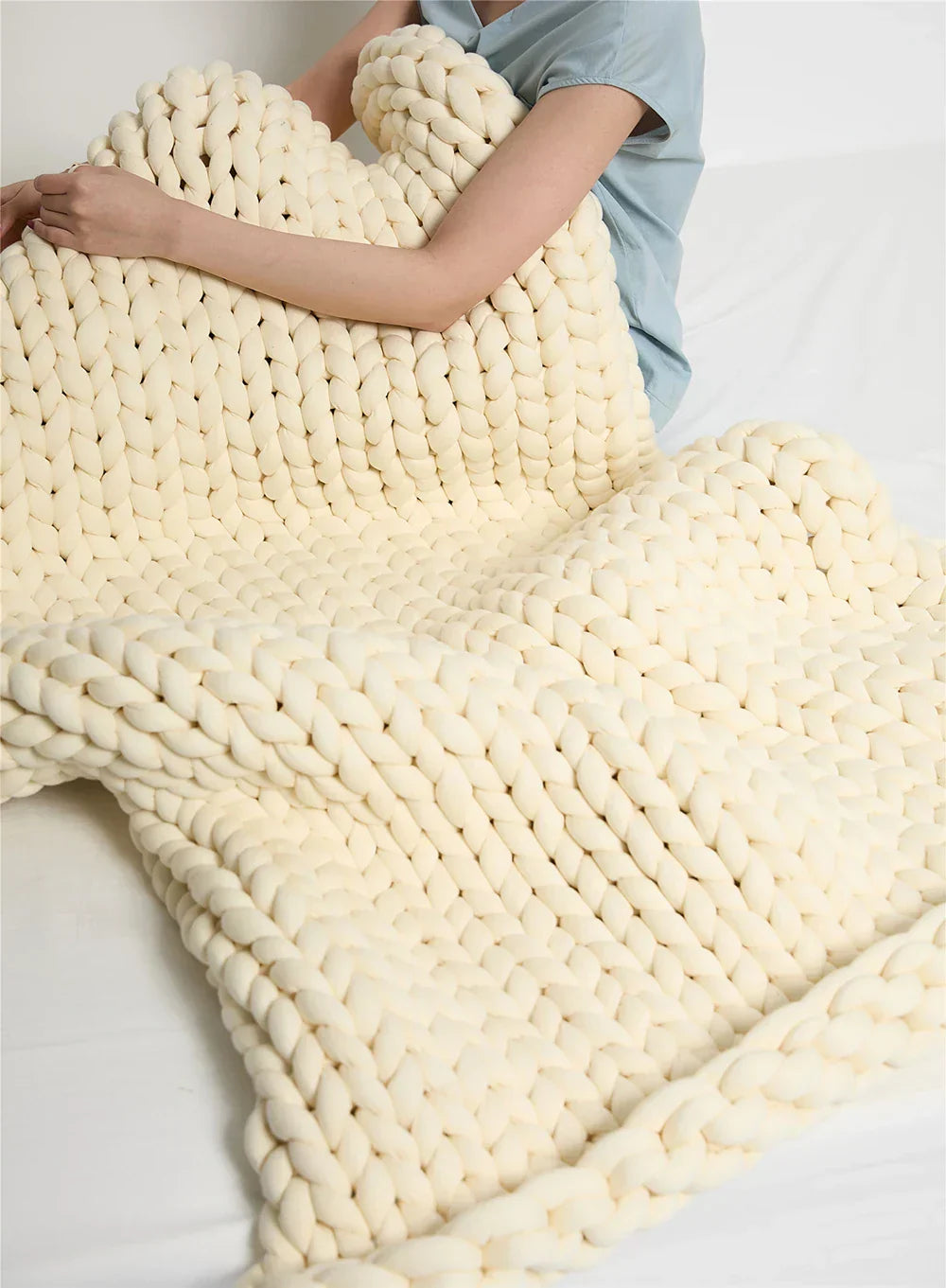 Chunky Knit Handmade Weighted Throw – Ultra-Cozy & Stylish Blanket