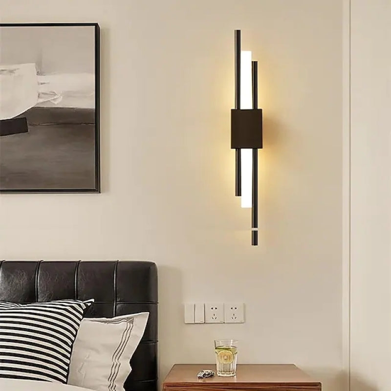 LuminArt - Lâmpada de Parede LED Preta/Dourada Estilosa para Quarto