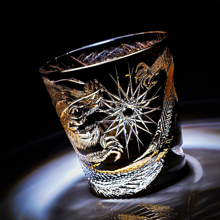 Edo Kiriko handgefertigtes Soaring Dragon Whiskyglas mit Holzbox