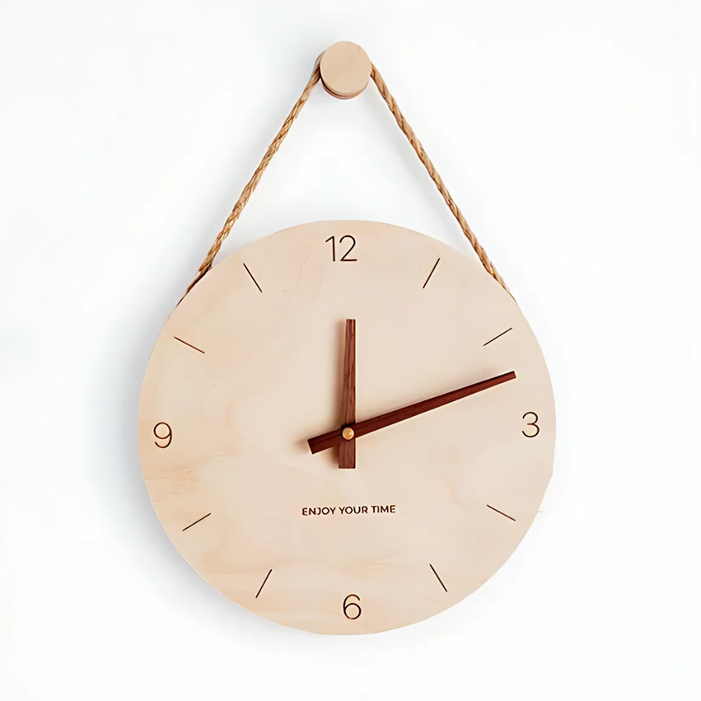 Reloj de pared de madera con cuerda minimalista