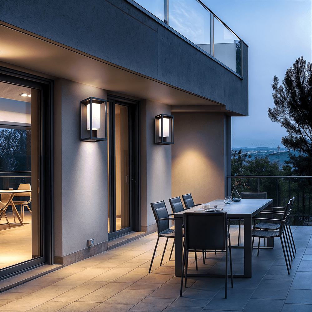 Louisa Outdoor Wall Lamp