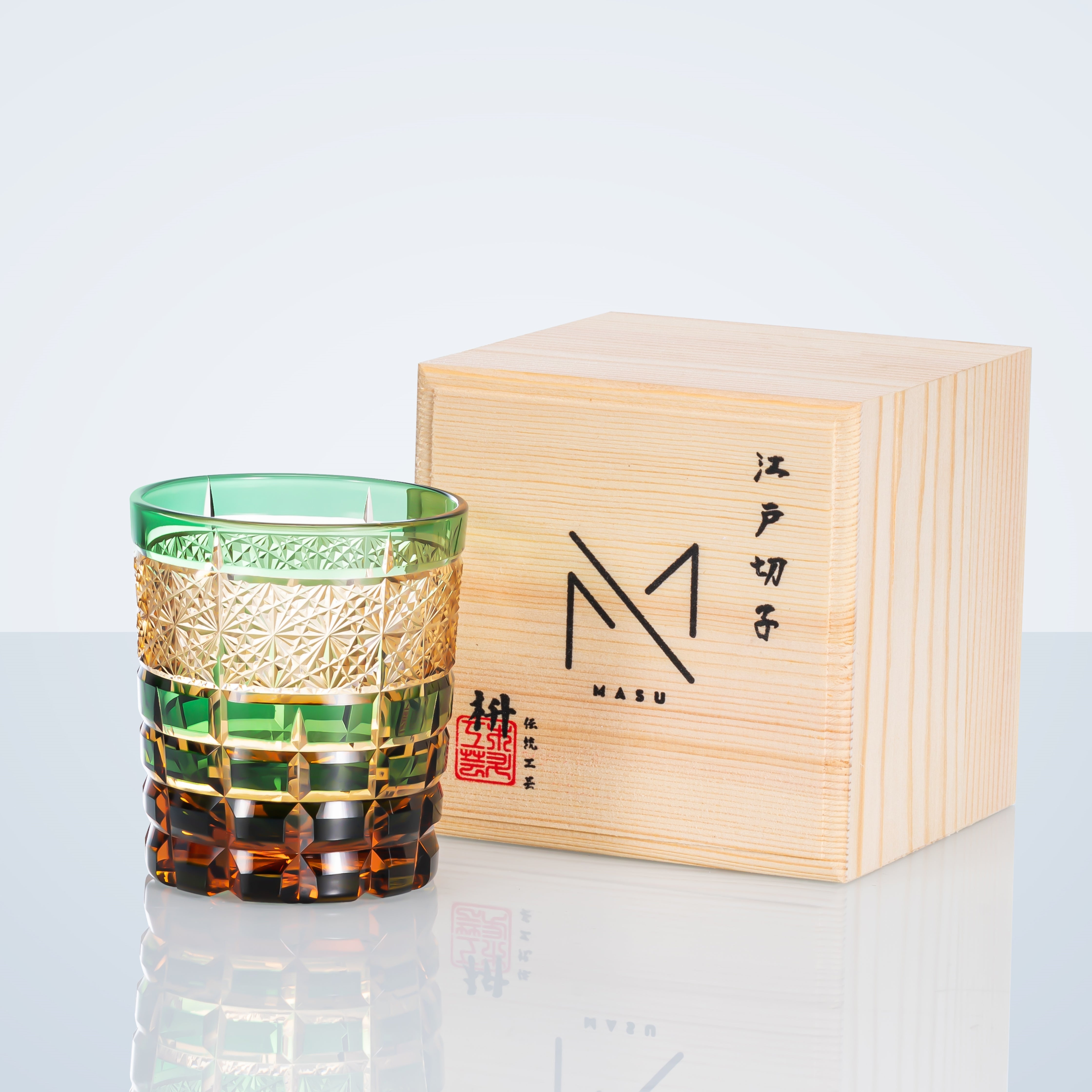 Edo Kiriko handgefertigtes Diamant-Bernstein-Whiskyglas mit Holzbox