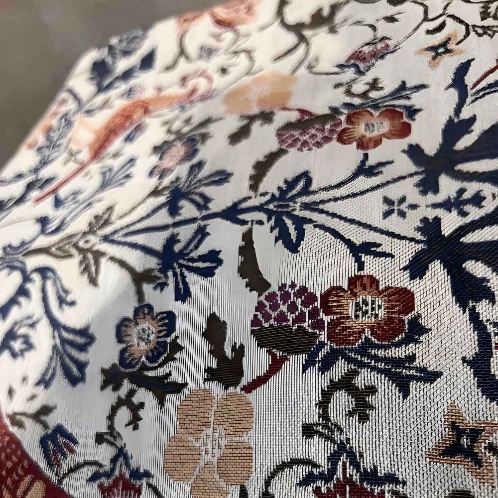 Caminho de Mesa Jacquard Floral Vintage e Pássaro