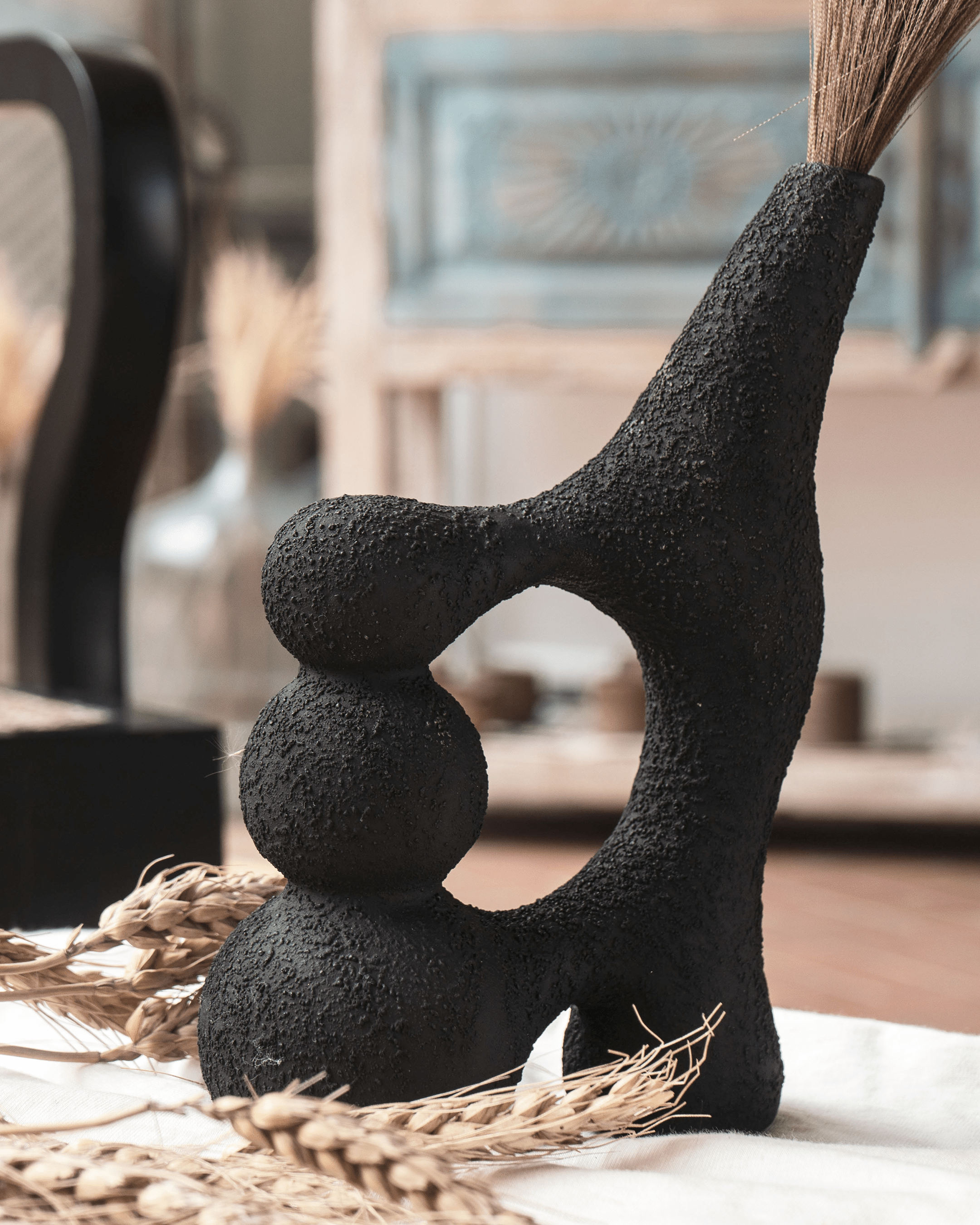 Abstrakte Noir Circlet Vase