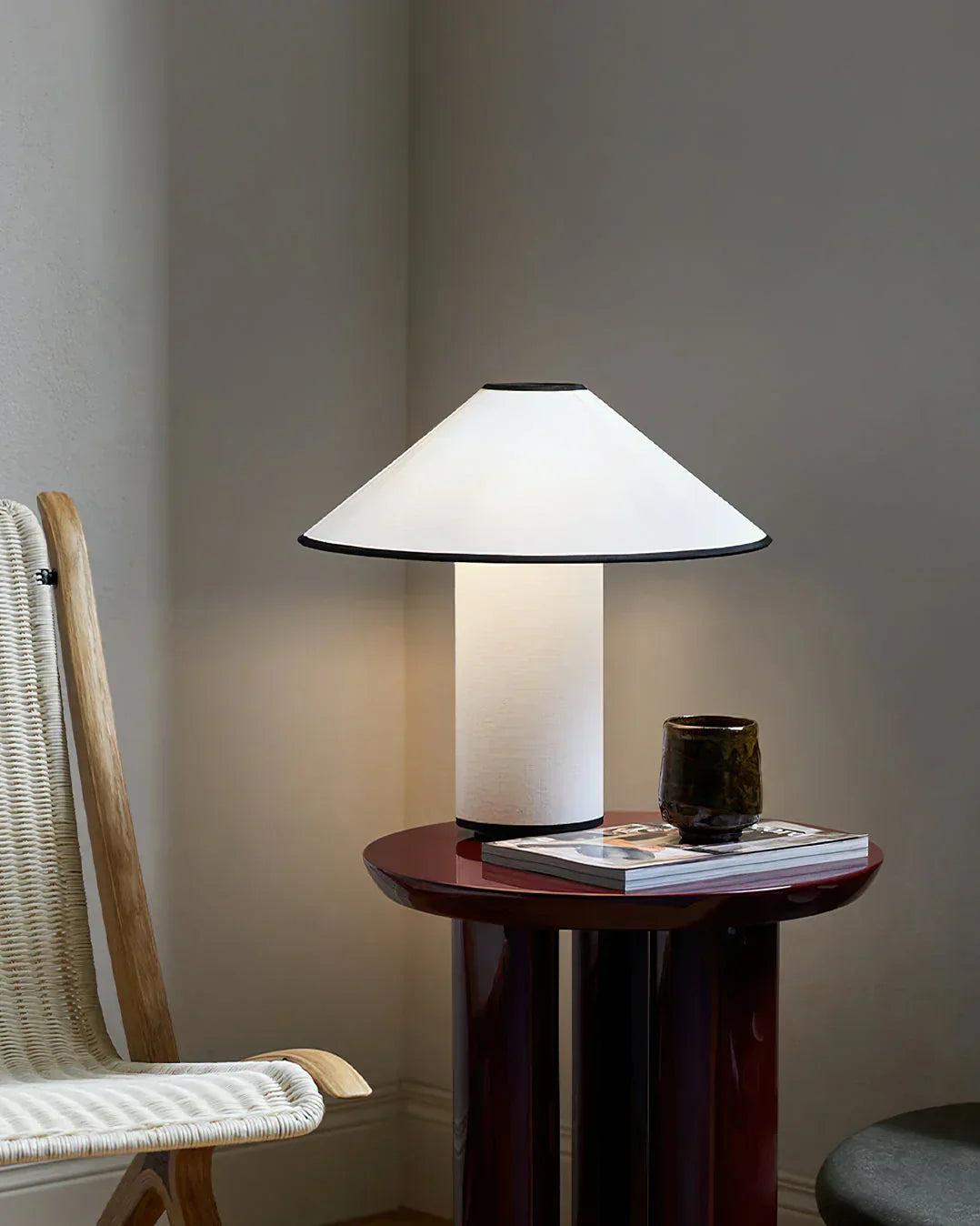 Lampada da tavolo Colette – Elegante soluzione di illuminazione per interni moderni