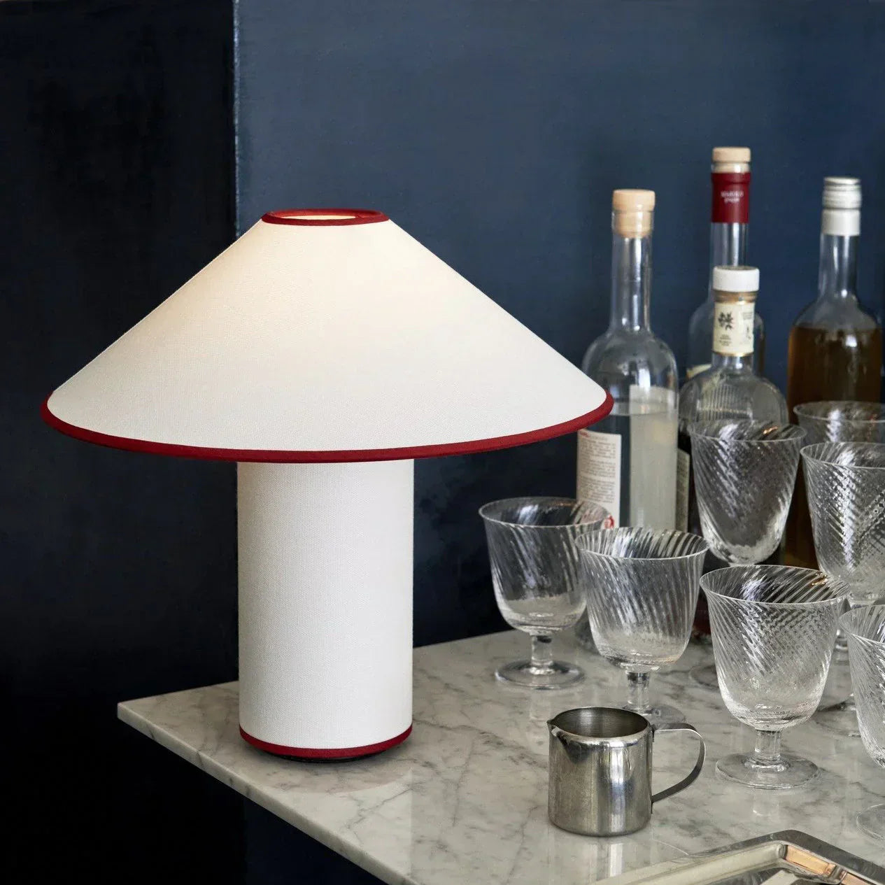 Lampada da tavolo Colette – Elegante soluzione di illuminazione per interni moderni