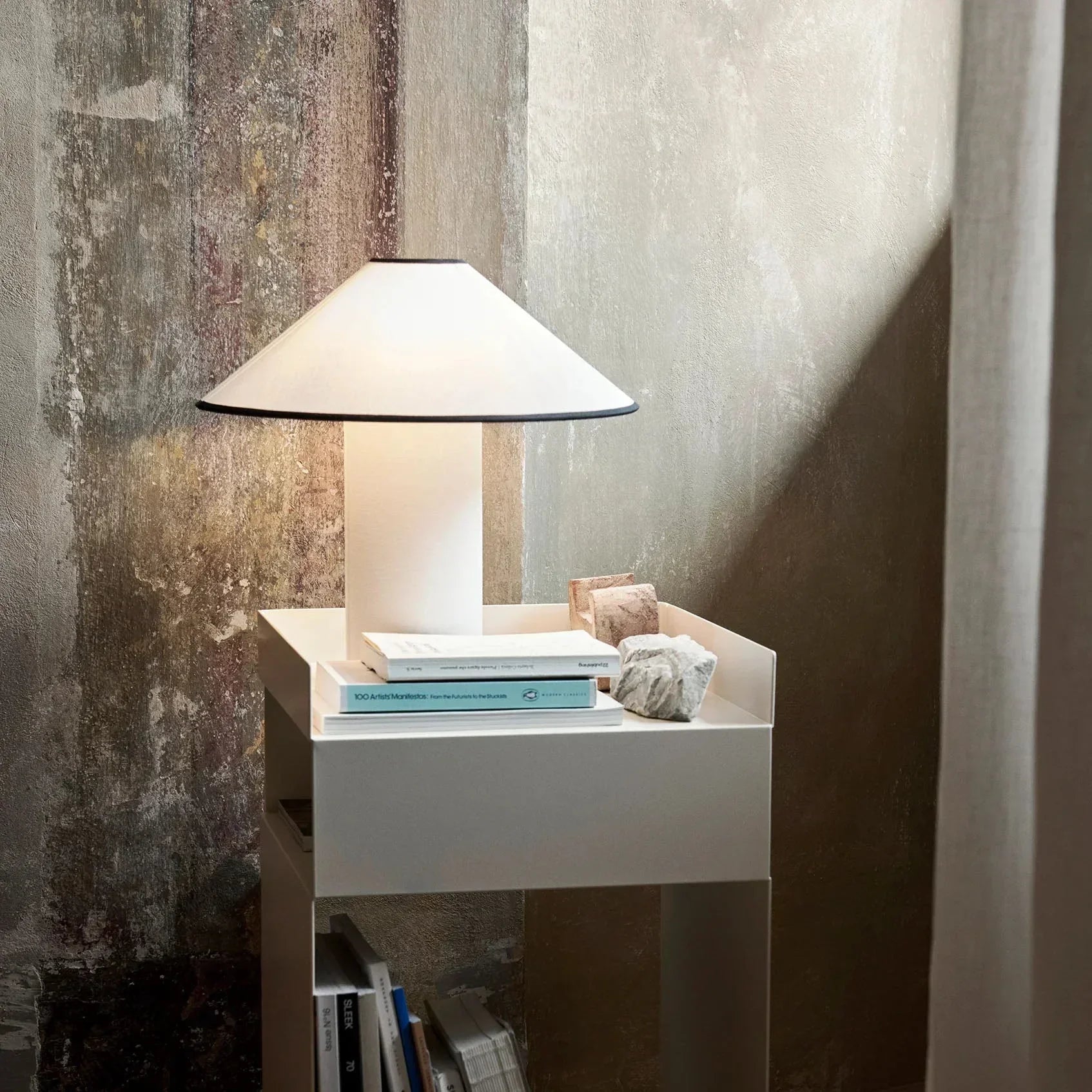 Lampada da tavolo Colette – Elegante soluzione di illuminazione per interni moderni