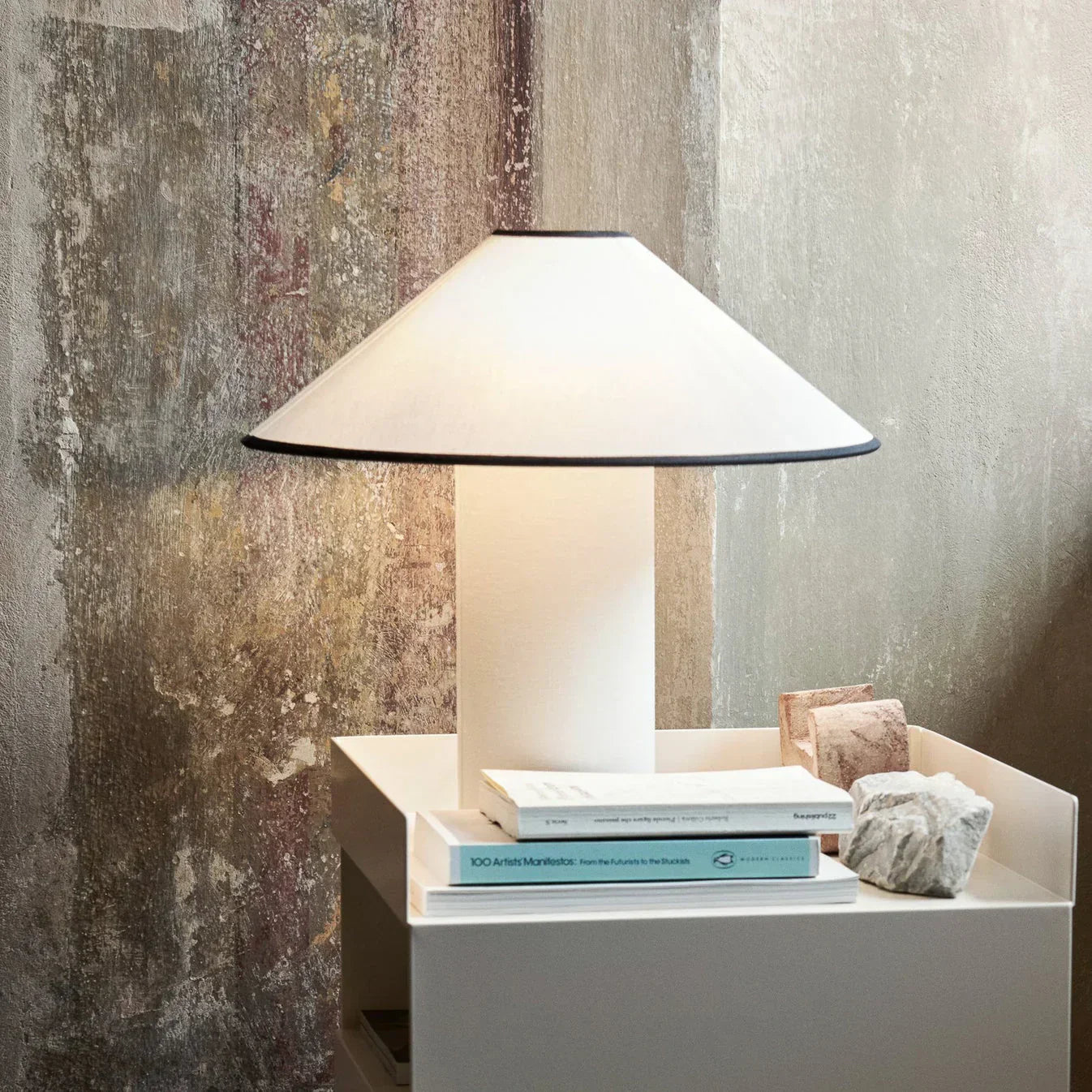 Lampada da tavolo Colette – Elegante soluzione di illuminazione per interni moderni