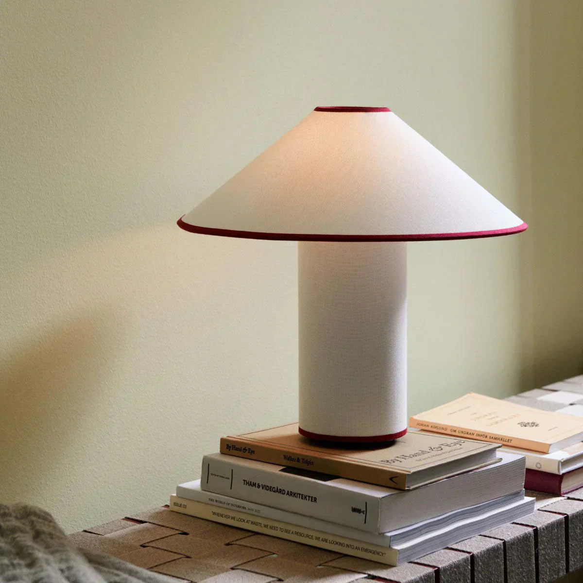 Colette bordlampe – elegant belysningsløsning for moderne interiør