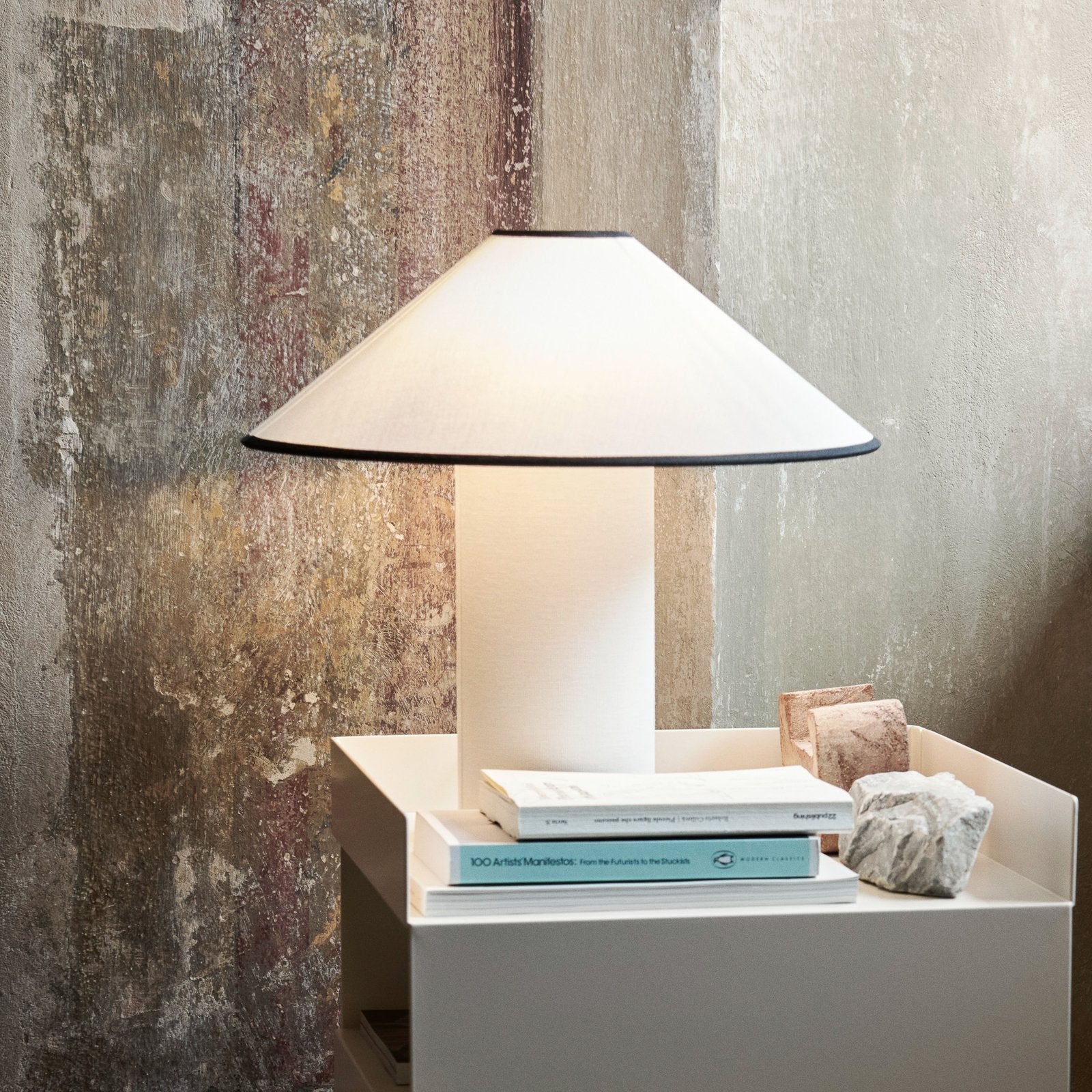 Lampada da tavolo Colette – Elegante soluzione di illuminazione per interni moderni