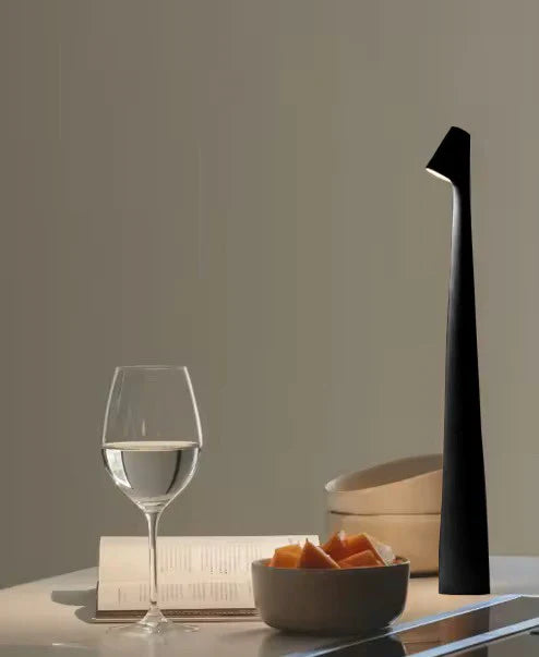 Minimalistische Tischlampe im nordischen Design | Kabellos | LEDs | Leseleuchte | Dinnerlampe