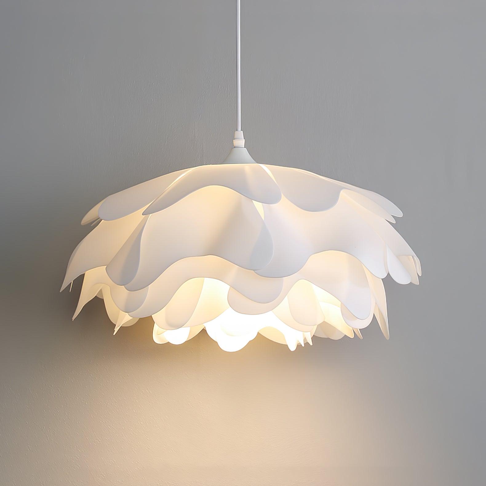 Bloemvormige witte hanglamp