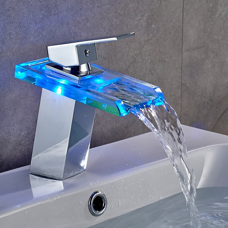 Grifo de baño con cascada LED