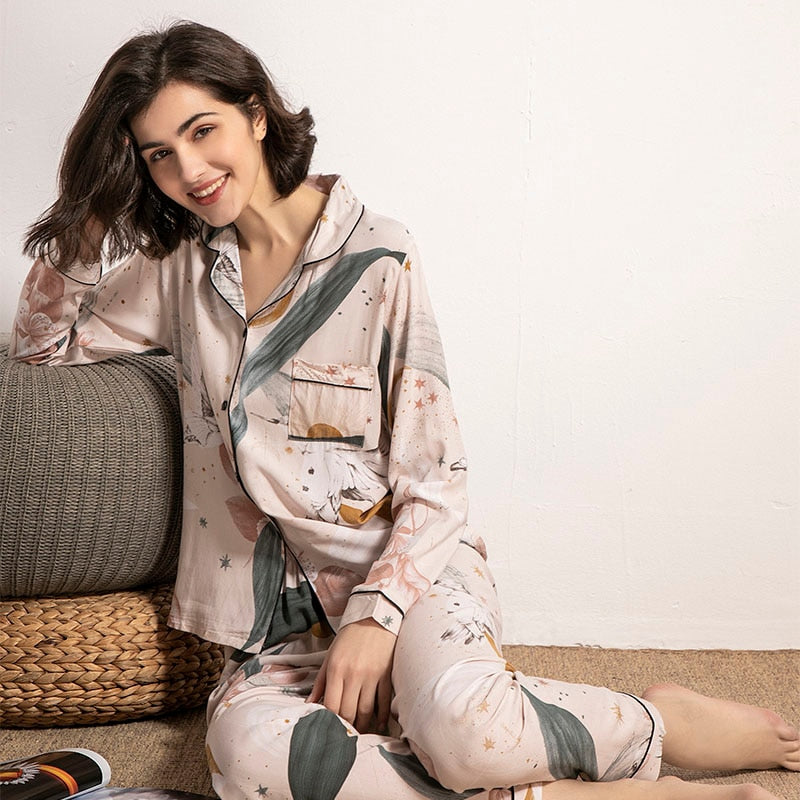 Pijamas de manga longa com estampado floral para mulheres