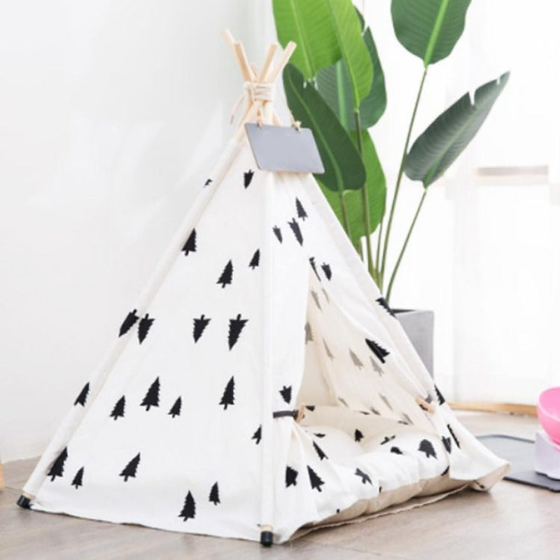 Moderni Boho-koiran teepee pehmeällä koiran sängyn tyynyllä