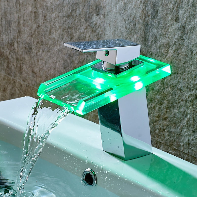 Grifo de baño con cascada LED