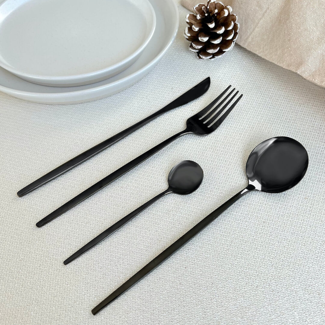 Modernes schwarzes Besteckset