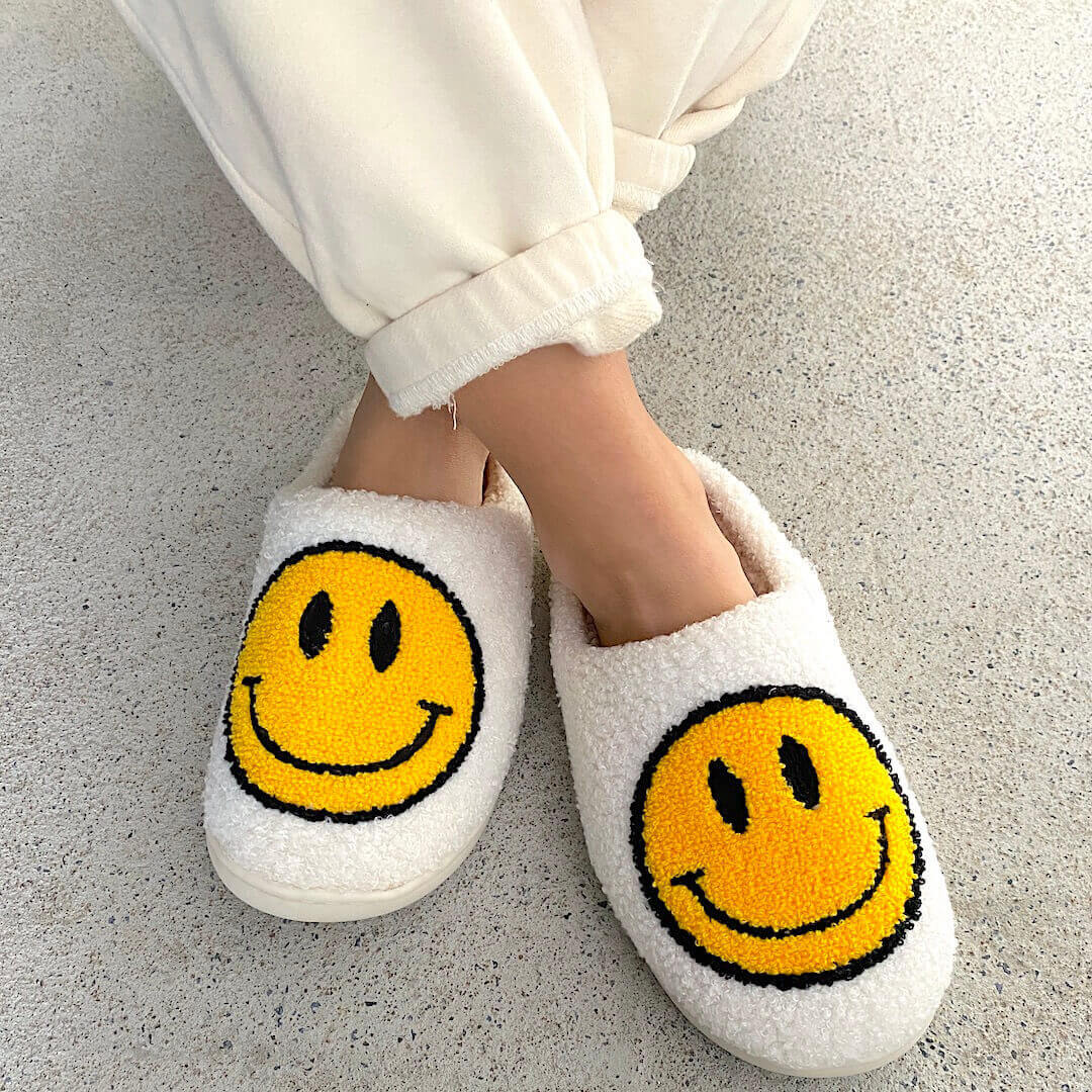 Pantuflas con cara feliz