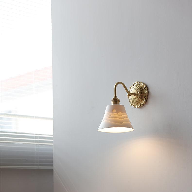 CeramiLuxe - Distintiva lampada da parete in ottone e ceramica