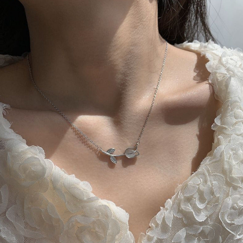 Tulip Necklace