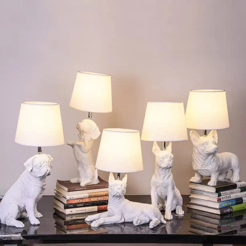 Lâmpada de Mesa Estilo Deco ArtPuppy - Encantador Design de Cão em Ferro para Iluminação Elegante