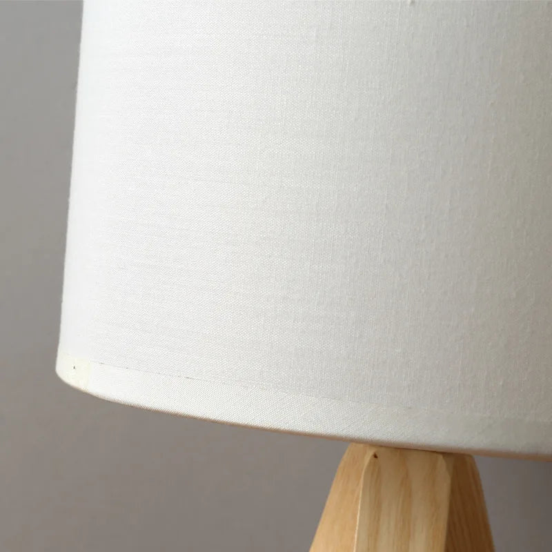 WoodEssence - Modern wooden table lamp