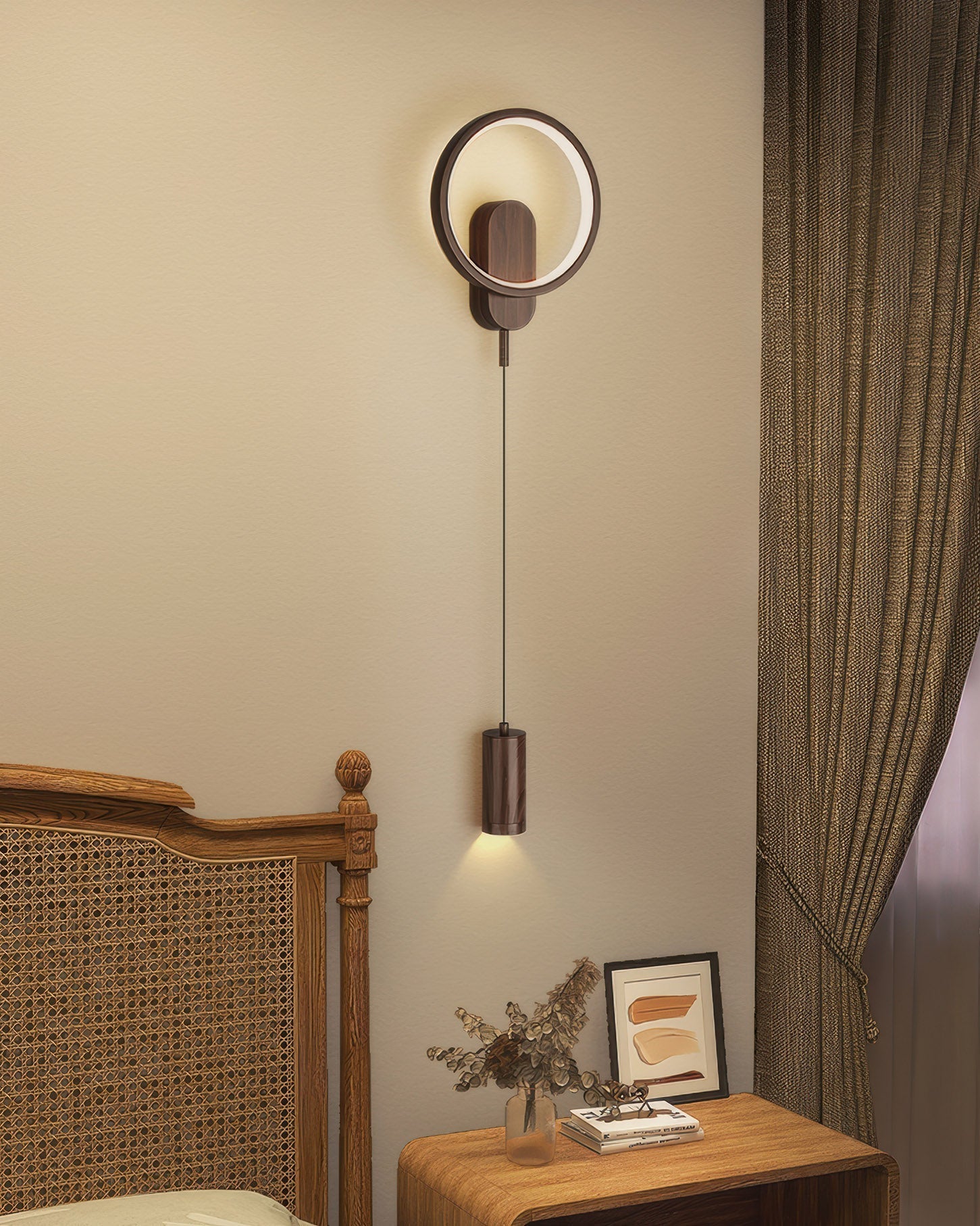 Lampada da parete elegante con venature del legno nordico