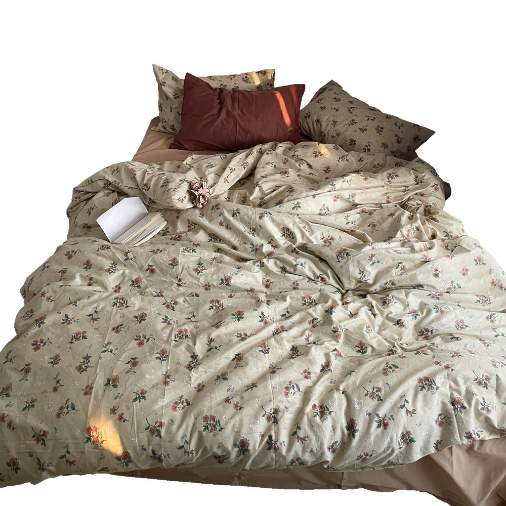 Old Fashioned Floral Bedding Set