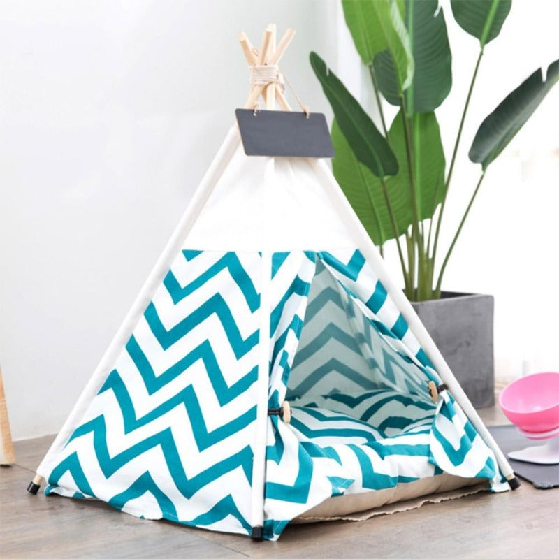 Moderni Boho-koiran teepee pehmeällä koiran sängyn tyynyllä