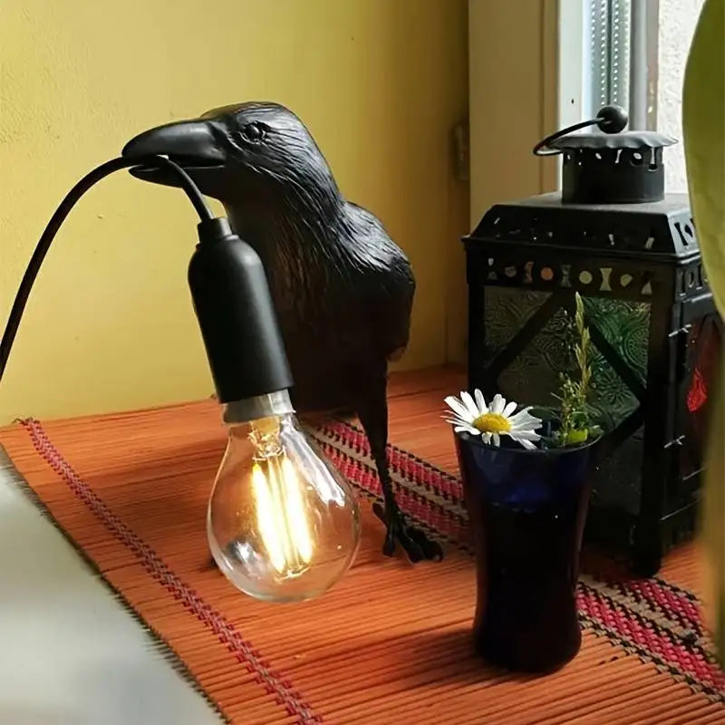 Lámpara gótica Raven: mesita de noche y decoración de oficina con bombilla E14 vintage