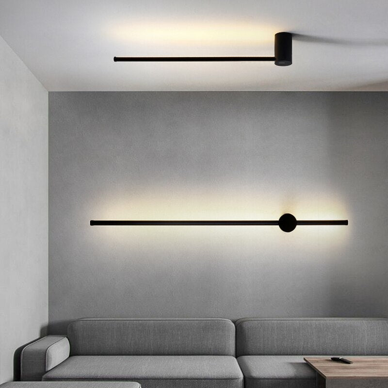 Jednoduchá minimalistická moderní nástěnná lampa