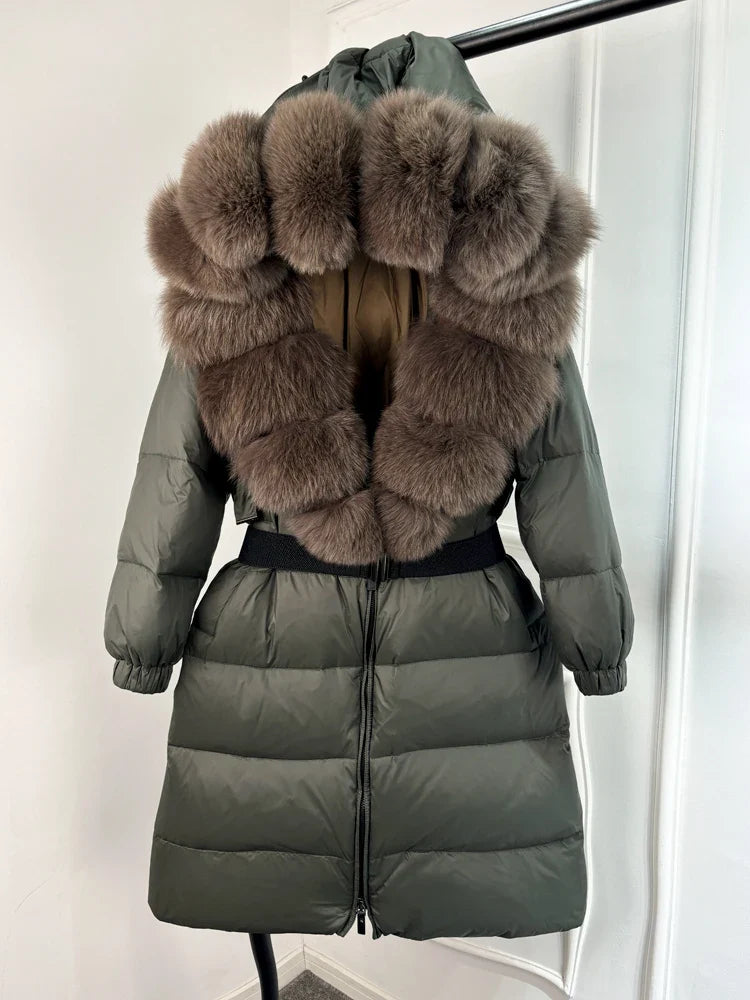 Langer Daunenparka von Ivy für Damen – 90 % weiße Entendaunen, Fuchspelzkragen, luxuriöser Wintermantel