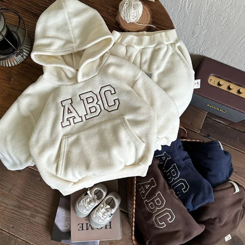 Mit Fell gefütterter ABC-Hoodie für Kinder