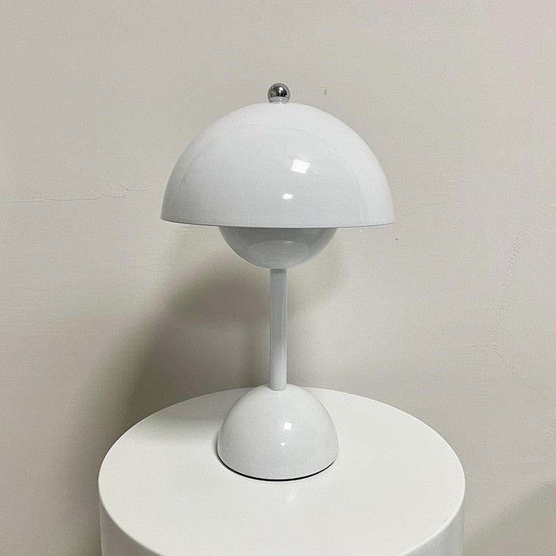 Lampada da tavolo a LED Bud per l'arredamento della casa