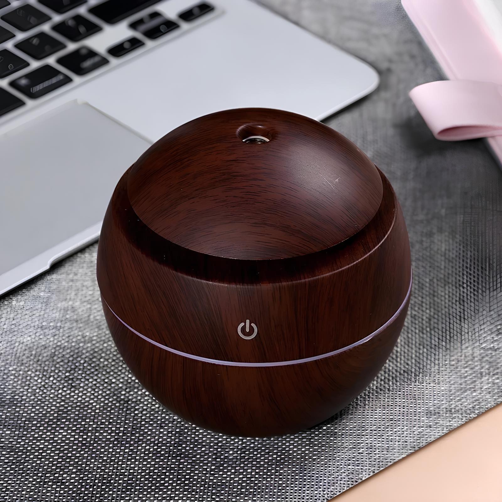 Diffusore di aromi e umidificatore portatile da 130 ml con luce LED a 7 colori