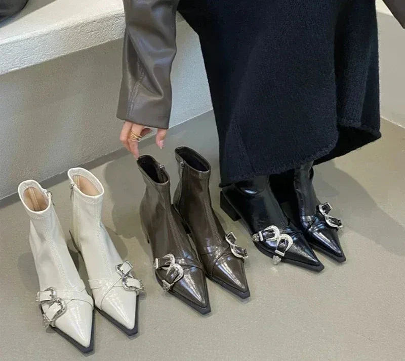 Botas de Tornozelo Chie Luxe de Salto Grosso - Botins Elegantes de Bico Fino para Outono e Inverno