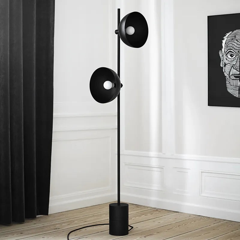 Sort minimalistisk gulvlampe | Elegant og stilfull belysning