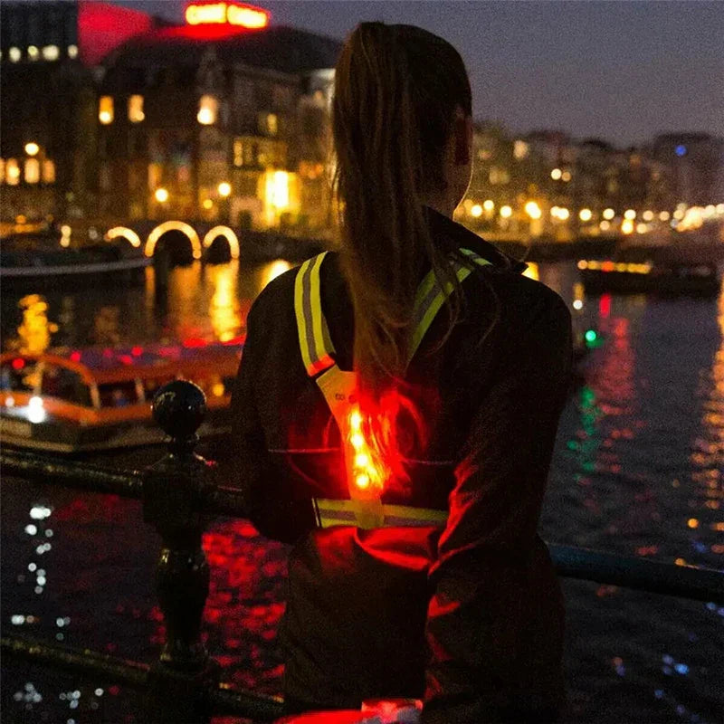 GlowGuard™ Sicherheitsweste | Sicherheits-LED-Weste zum Laufen, Radfahren und Arbeiten